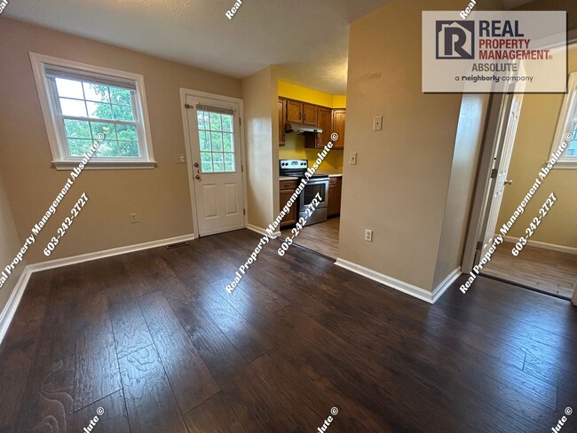 Building Photo - Renovated Townhome in Prime Location