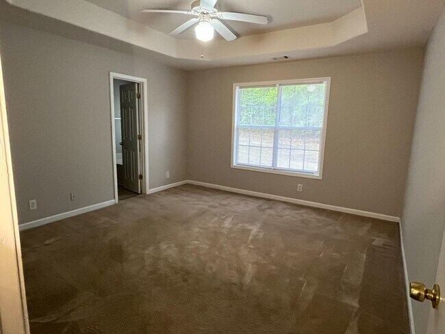 Masterbed room - 119 Bradstone Cir