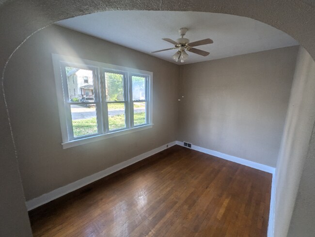 Building Photo - 410 W 23rd St