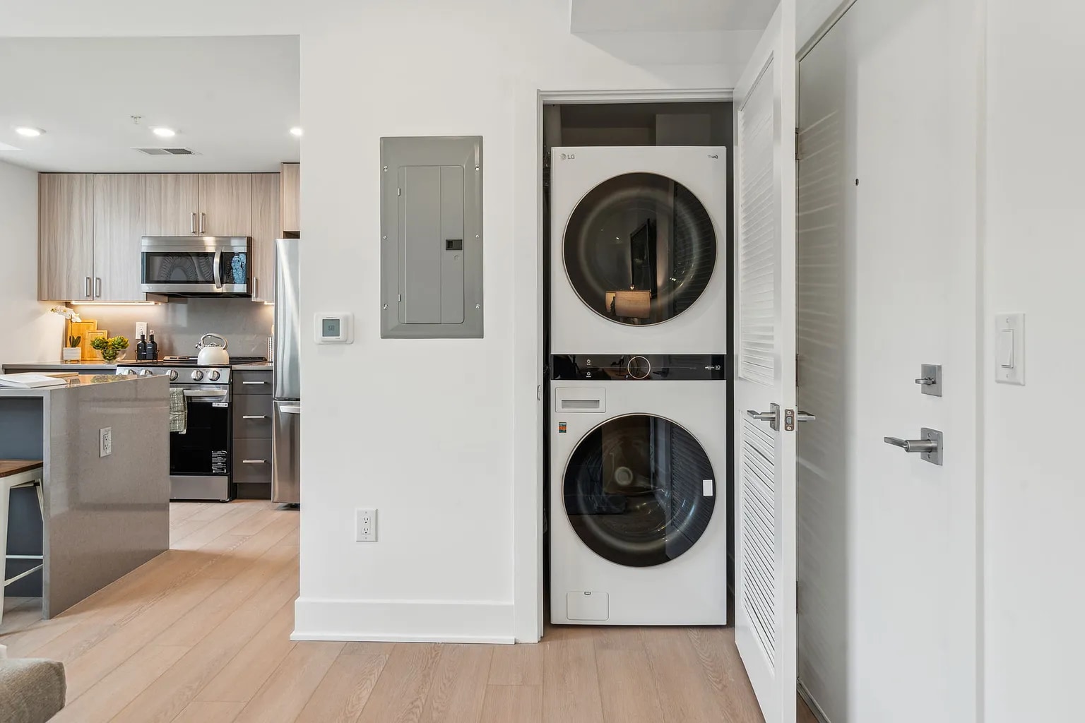 Building Photo - 2000 Dreer St