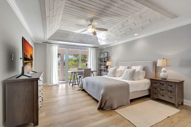 Building Photo - 11839 Pebblewood Dr