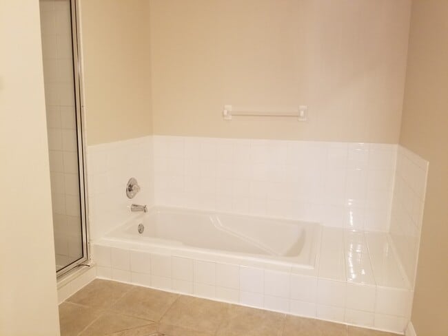 Building Photo - 411 Australian Way