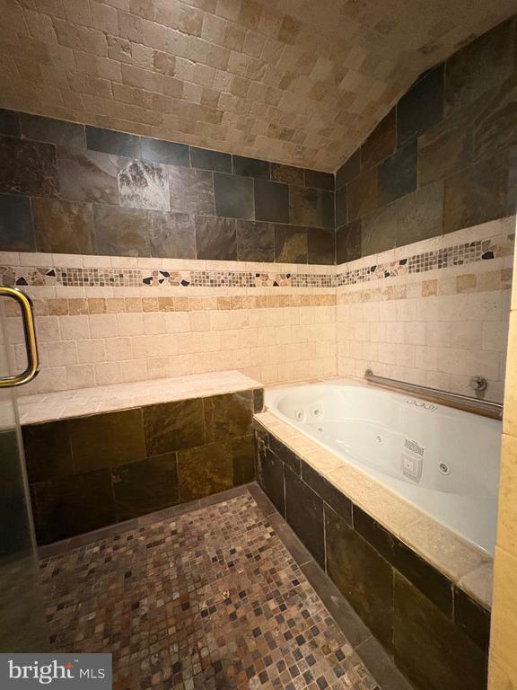 Building Photo - 38 Cherry Hill Dr