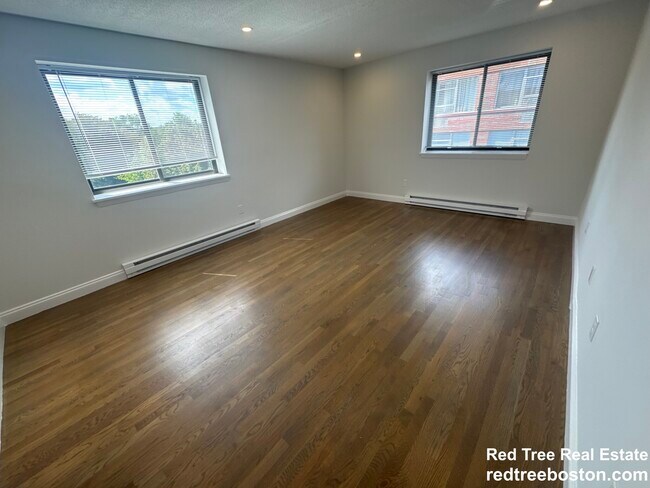 Building Photo - 320 Hammond Pond Pkwy