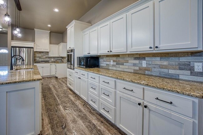 Building Photo - 807 Venice Ct