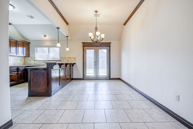 Building Photo - Beautiful home in desired Williamson Farms!