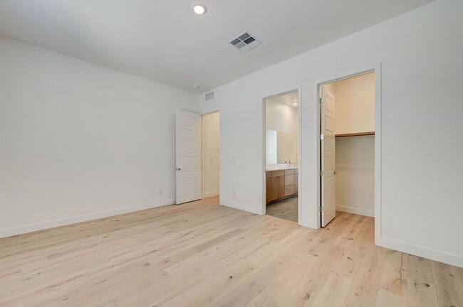 Building Photo - Brand New Home in southwest with a 4 car garage! Next Gen!
