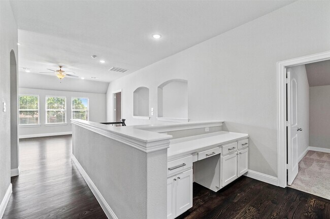 Building Photo - 138 Spanish Bluebell Dr