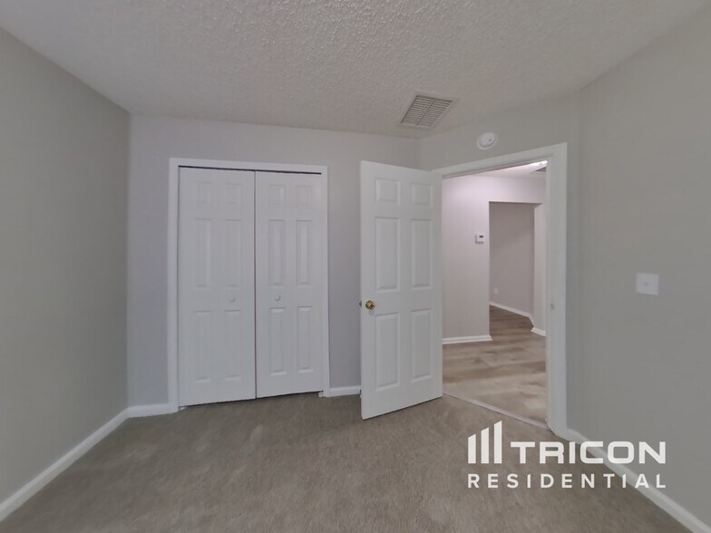Building Photo - 1127 Summer Springs Drive