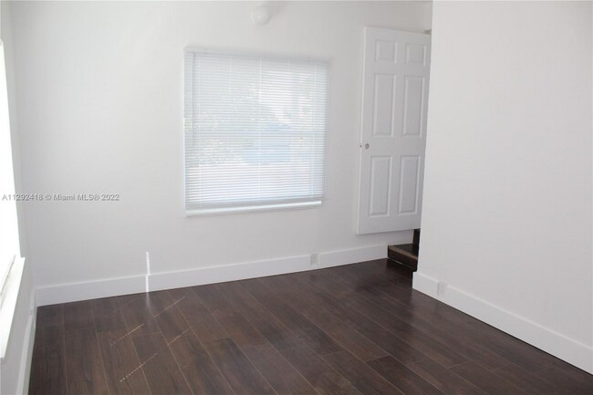 Building Photo - 1820 Dewey St