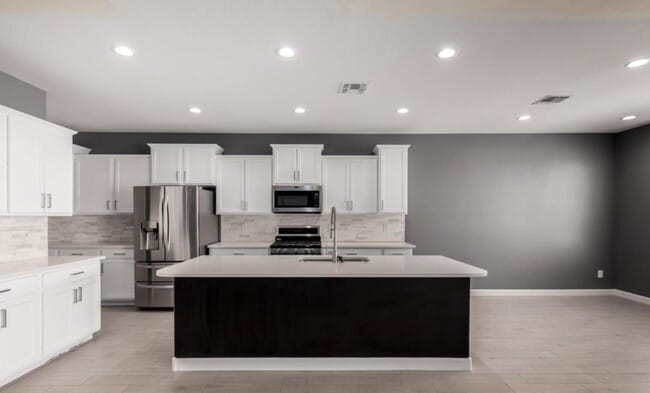 Building Photo - 38114 W San Clemente St