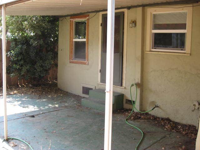 Building Photo - Cute 2 Bed 2 Bath!