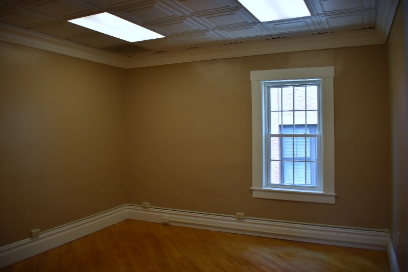 Building Photo - 270 Pleasant St