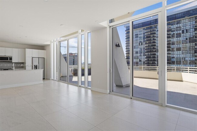 Building Photo - 555 NE 34th St
