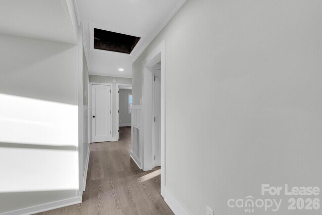 Building Photo - 2765 Long Cir