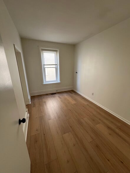 bedroom 2 - 1907 W Point Pike