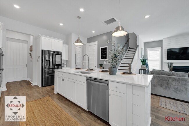 Building Photo - 1754 Sandybrook Dr