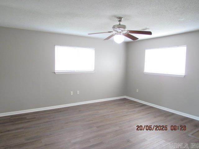 Building Photo - 203 Club Ln