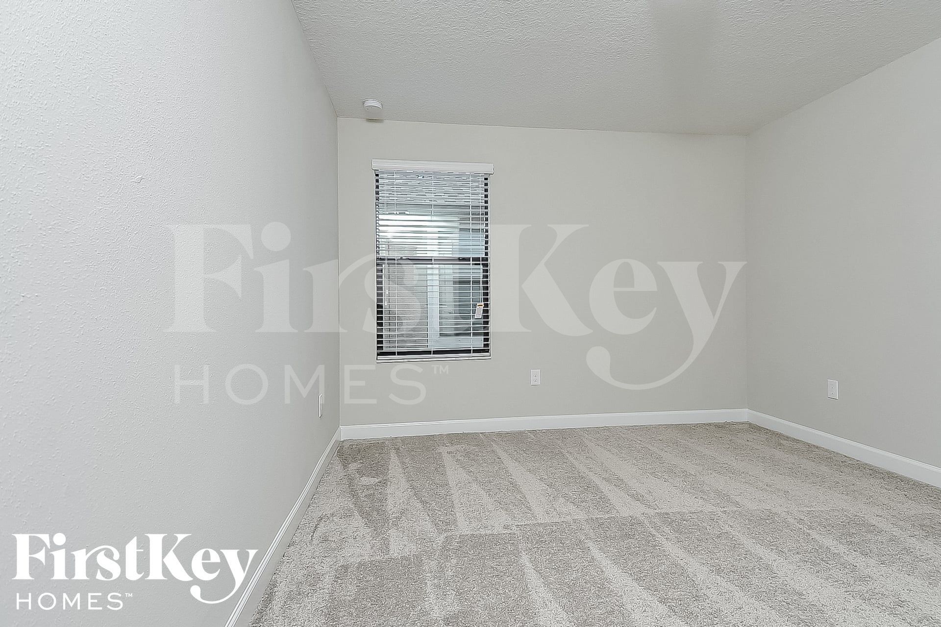 Building Photo - 9823 Ivory Dr