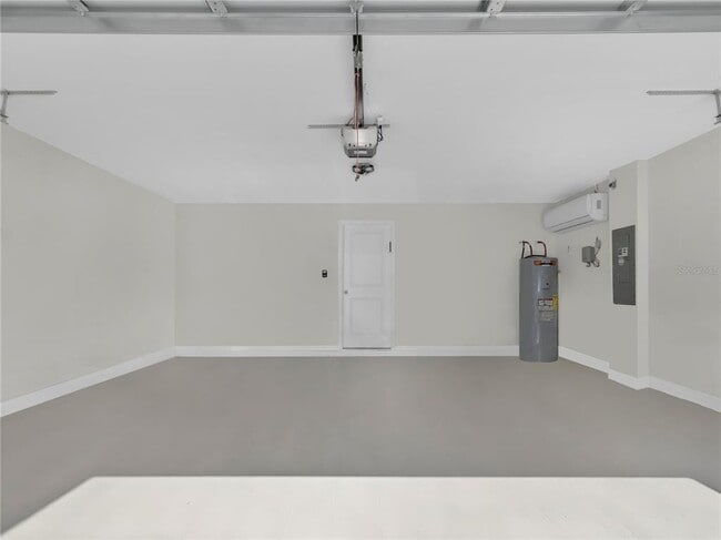 Building Photo - 16767 Sunburst Lake St