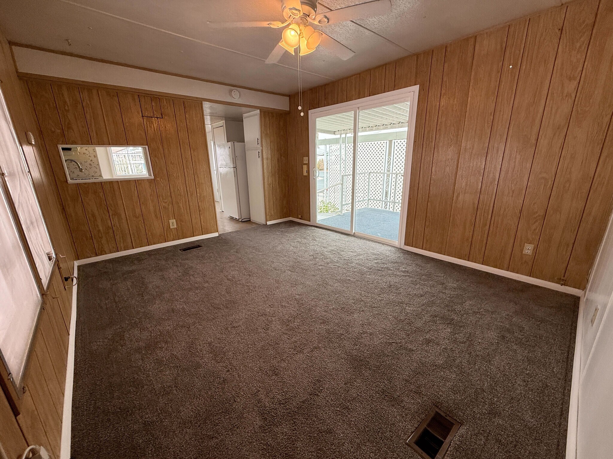 Building Photo - 3601 E Wyoming Ave