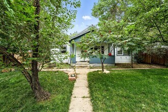 Building Photo - Old Town Lafayette Location! 4 bedrooms! Huge garage!