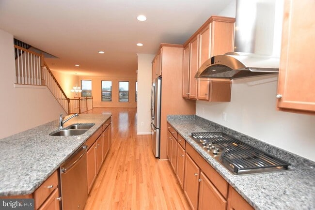 Building Photo - 42452 Dogwood Glen Square