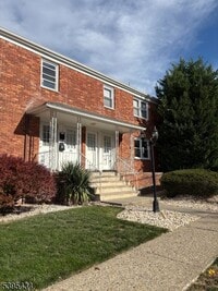 Building Photo - 1 Oak Grove Rd