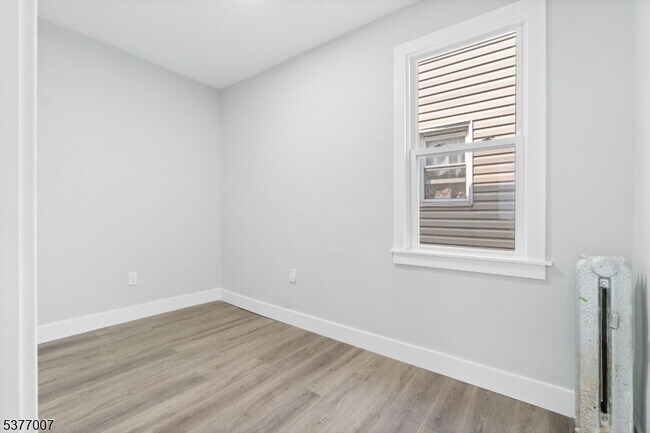 Building Photo - 114 Littleton Ave
