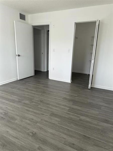 Building Photo - 4844 N State Rd 7