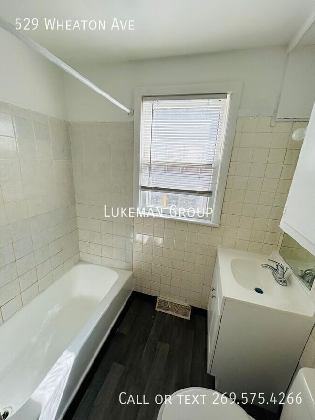 Building Photo - 529 Wheaton Ave