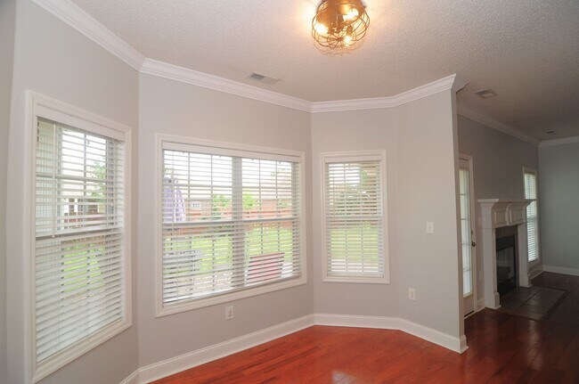 Building Photo - 5016 Liberty Park Cir SE