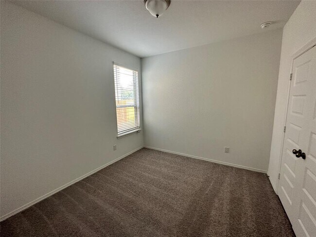 Building Photo - 16646 Moss Ln