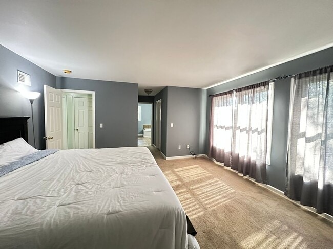 Building Photo - 1094 Porter Dr