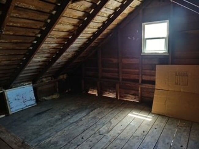 Building Photo - Adorable 2 Bedroom 1 Bath House With A Large Bonus Room