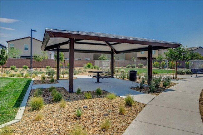 Building Photo - 7379 Raimee Brk St