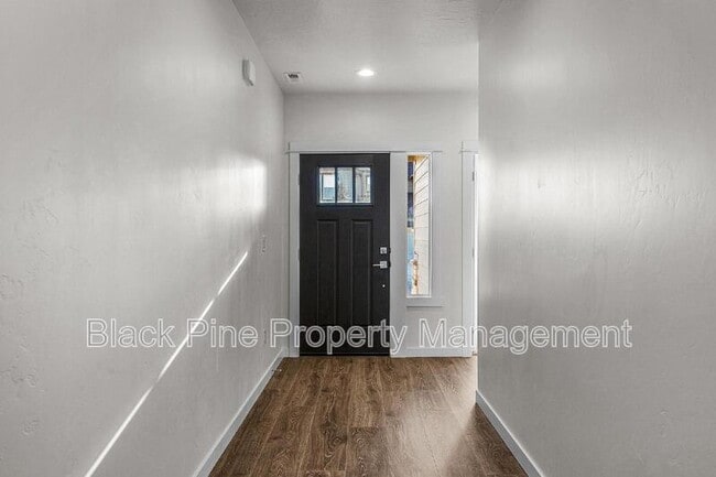 Building Photo - 7536 W Havana Dr