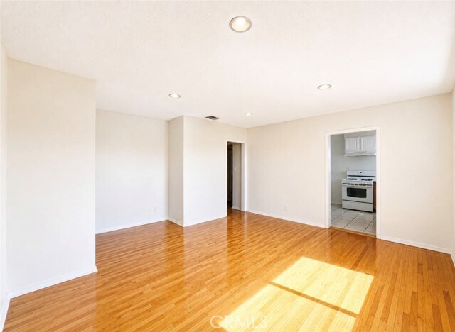 Building Photo - 1372 W 36th St