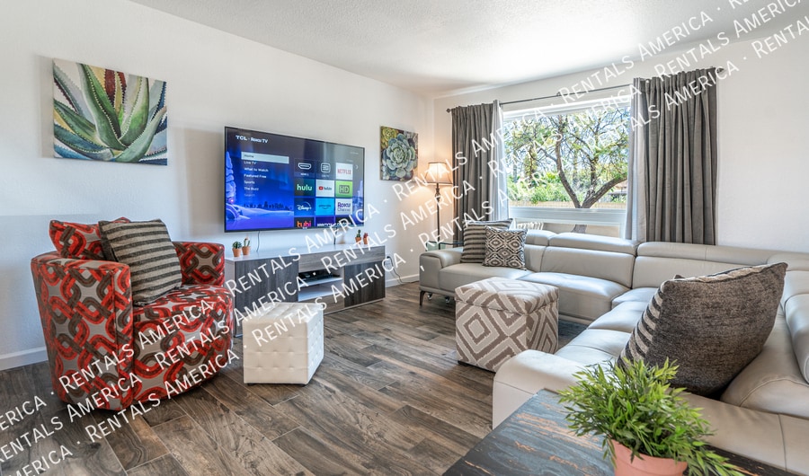 Building Photo - 10626 N 41st St