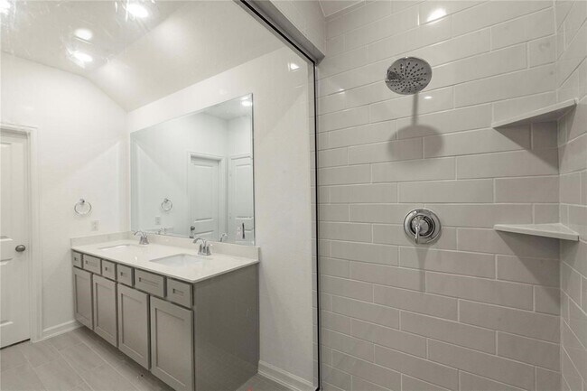 Building Photo - 4042 Champlain Wy