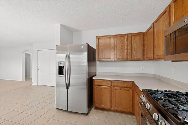 Building Photo - 2713 Violeta Cir SE