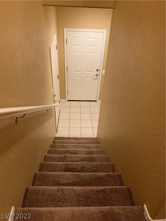 Building Photo - 6868 Sky Pointe Dr