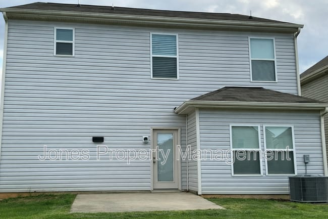 Building Photo - 616 Spencer Ln
