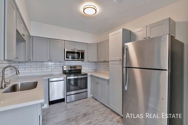 Building Photo - 2530 N 17th Way