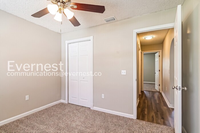 Building Photo - 1108 Jayhil Dr