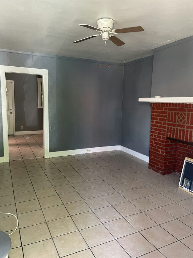 Building Photo - 6948 Mount Vernon St