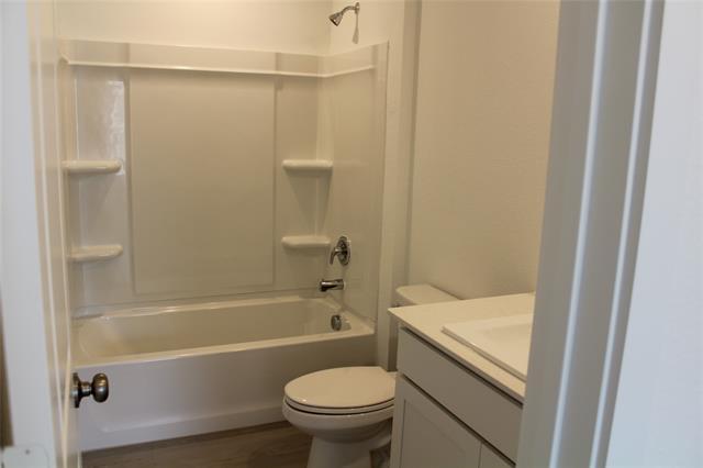 Building Photo - 2100 Neyland Dr