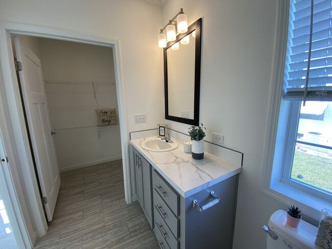 Building Photo - 344 Heritage Blvd