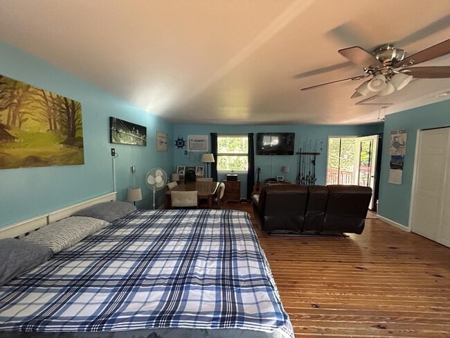 Building Photo - 15505 Breezy Point Ln