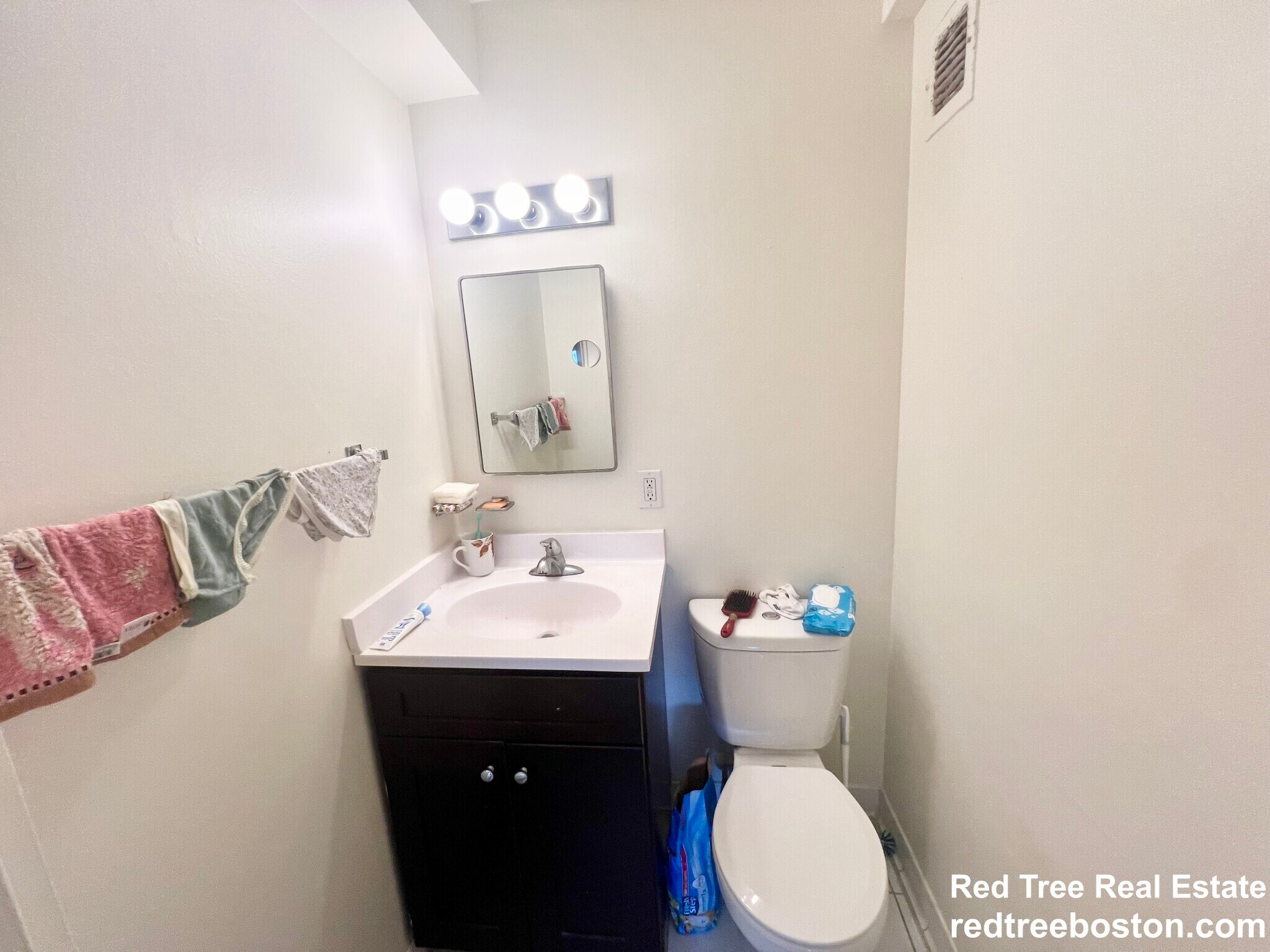 Building Photo - 175 Freeman St